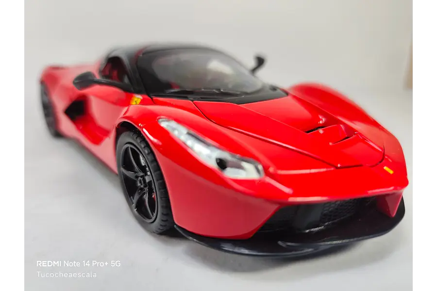Ferrari LaFerrari Rojo y Negro Escala 1/24