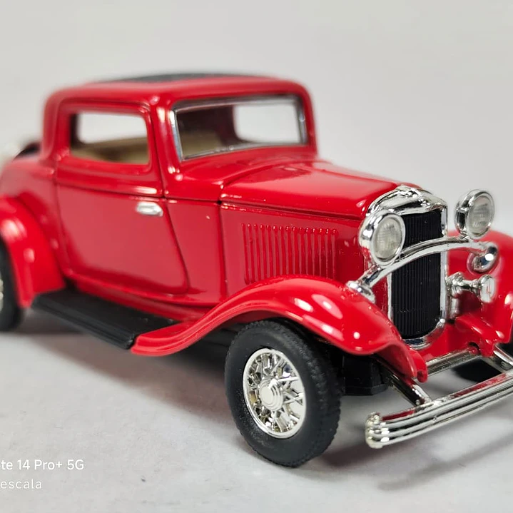 FORD 3 VENTANAS COUPE 1932 ESCALA 1/43 MARCA YATMING 1
