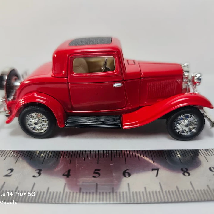 FORD 3 VENTANAS COUPE 1932 ESCALA 1/43 MARCA YATMING 2
