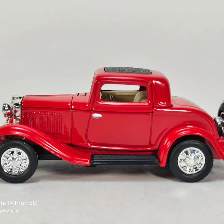 FORD 3 VENTANAS COUPE 1932 ESCALA 1/43 MARCA YATMING 4