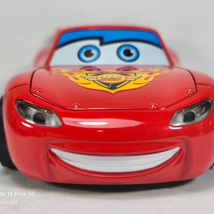 Rayo Mcqueen 1/32 Carro CON VAPOR SIMULANDO HUMO 5