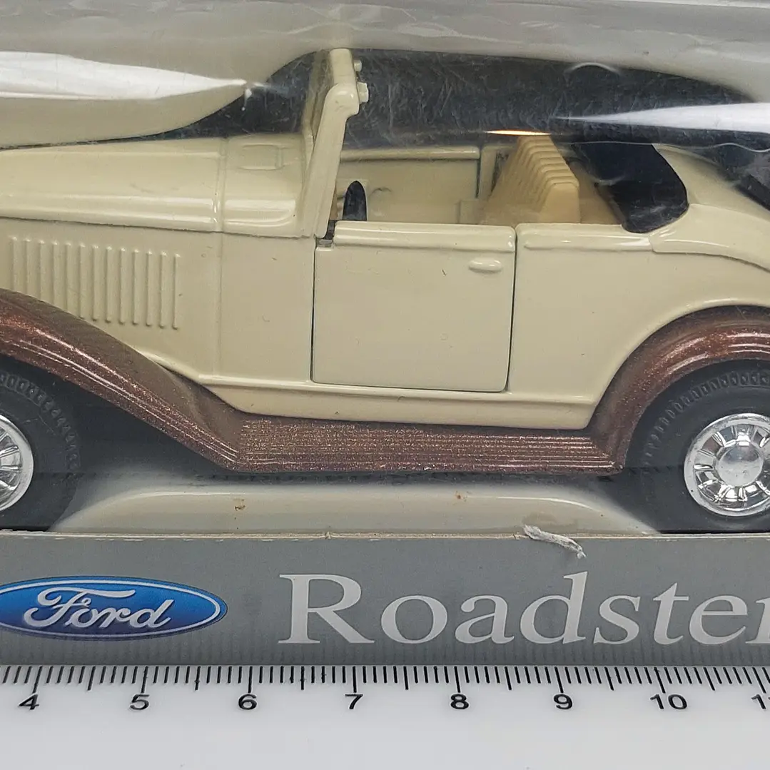 Ford Roadster, welly Escala 1-36 6