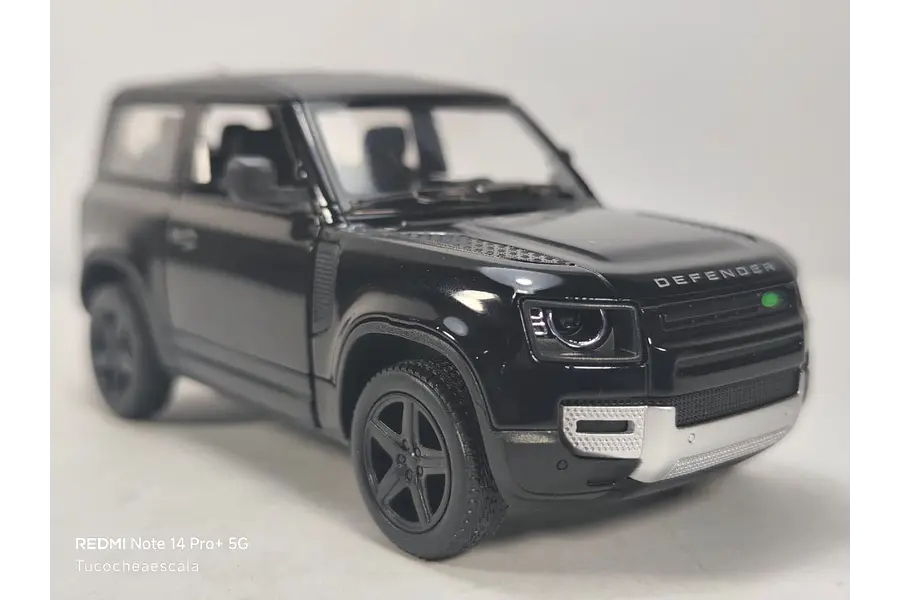 LAND ROVER DEFENDER 90 NEGRO 1/36 Marca Kinsmart