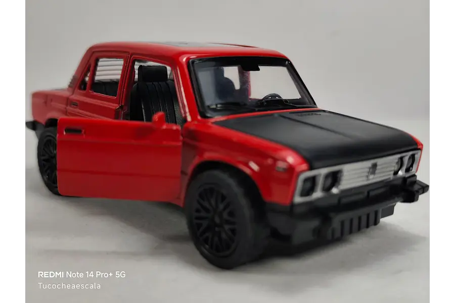 LADA 2107 Escala 1/36 , MARCA CHINA
