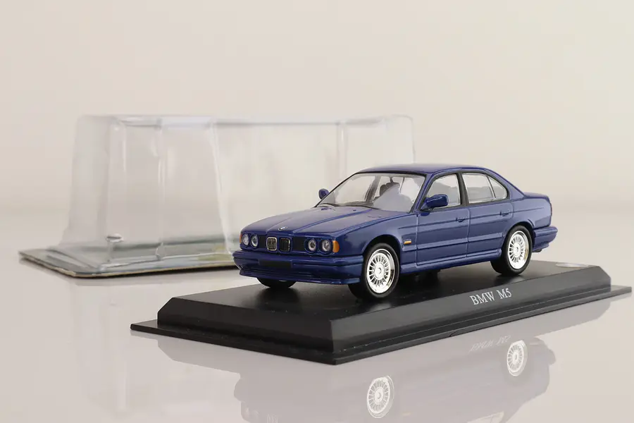 BMW M5 iXO, Escala 1-43 