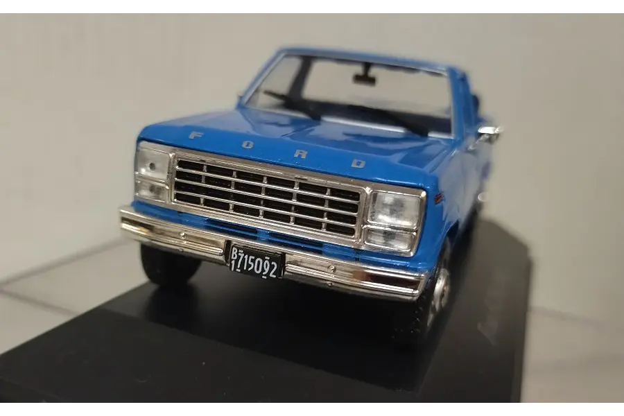 Ford F 250 1981, Escala 1/43 , Marca Ixo