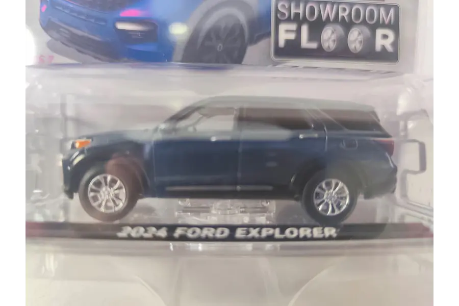 FORD EXPLORER 2024 Marca: GREENLIGHT 1/64