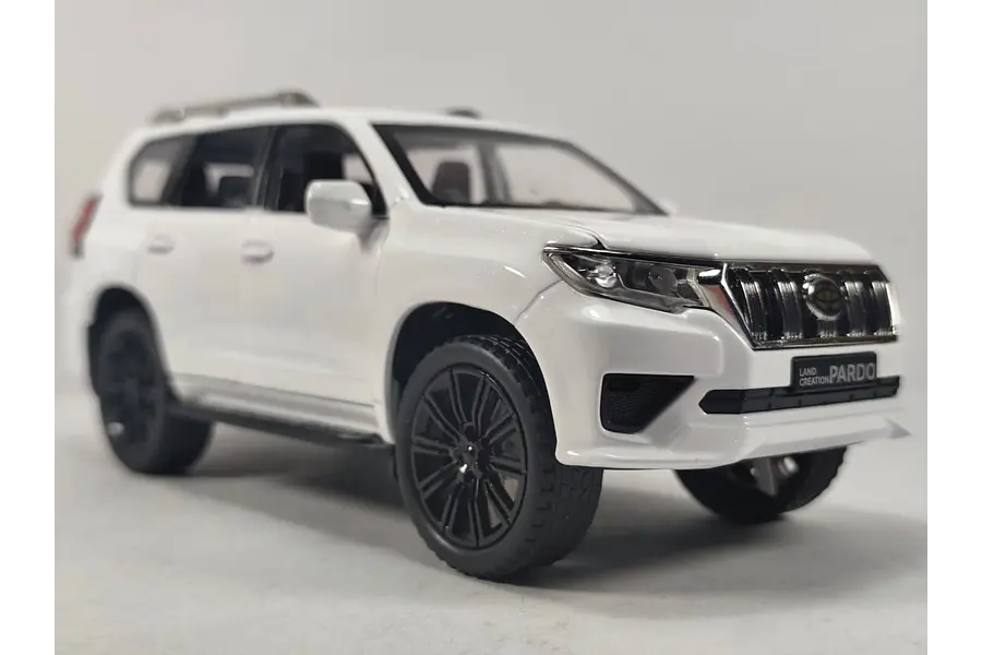 TOYOTA PRADO VX ESCALA 1/24 blanca 