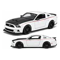 Ford mustang STREET 2014 blanco marca maisto , escala 1/24