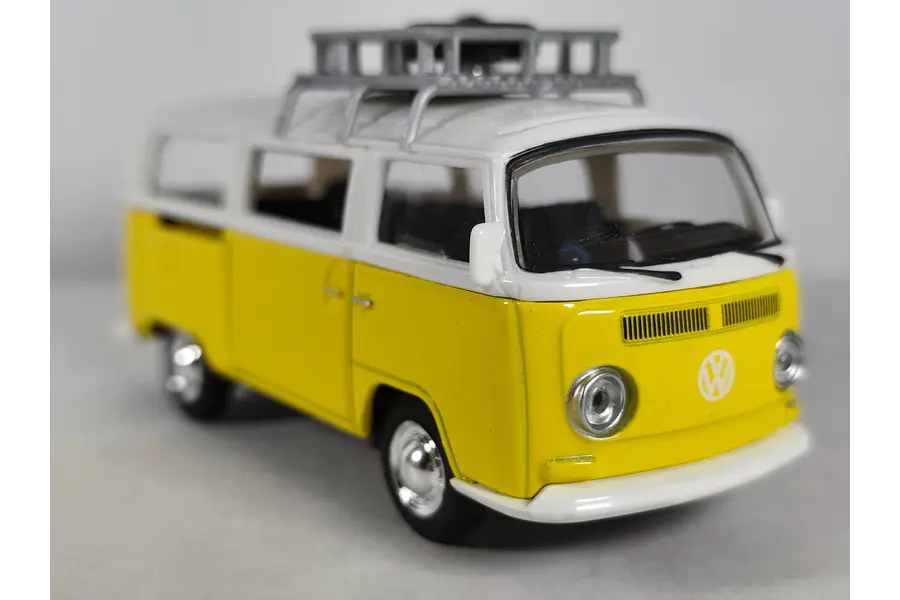 Volkswagen Combi amarillo 1-43 maisto