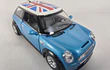 Mini Cooper S con bandera Kinsmart, Escala 1-28