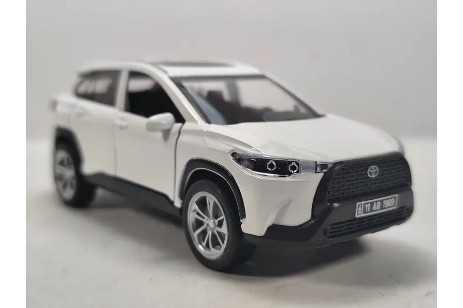 TOYOTA COROLLA CROSS ESCALA 1/36 BLANCA 