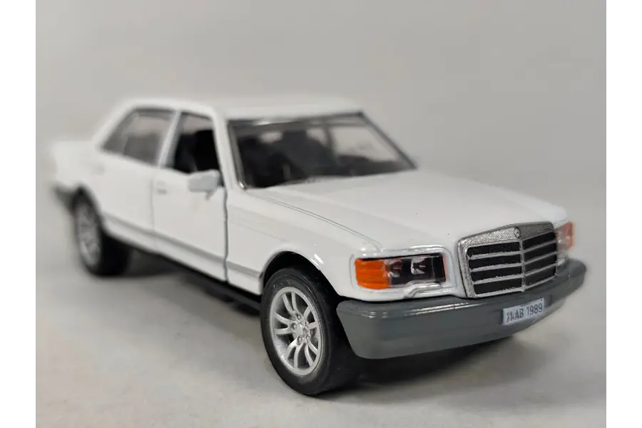 Mercedes Benz W126 560 SEL blanco Escala 1/36 Marca China 