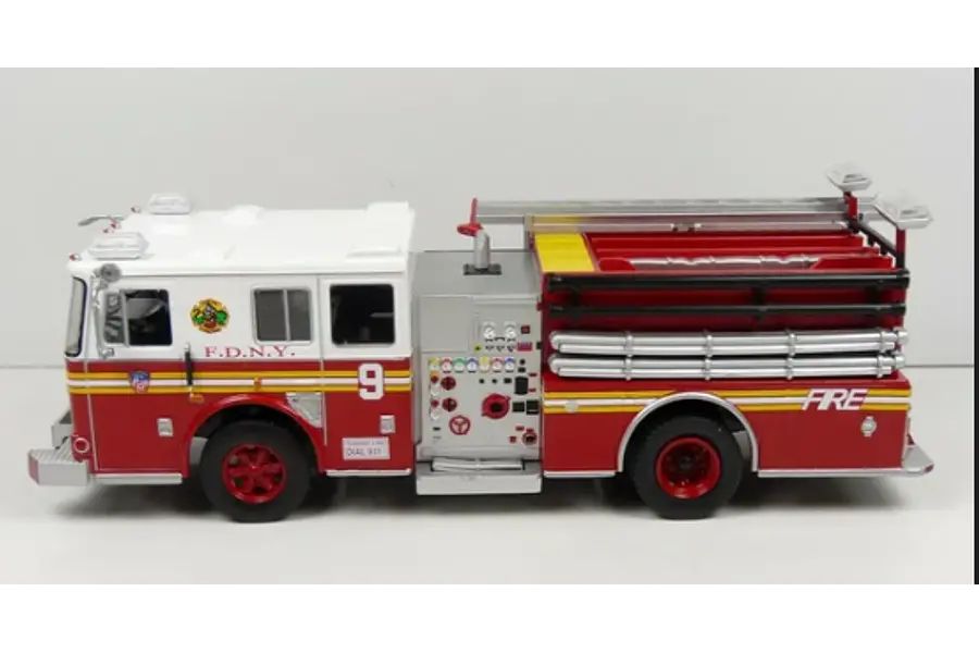 CAMION DE BOMBEROS DE NUEVA YORK MARCA IXO ESCALA 1/43
