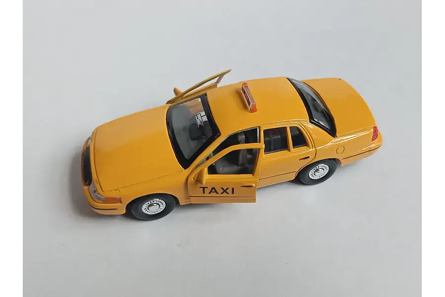 Ford Crown victoria taxi , welly Escala 1-36