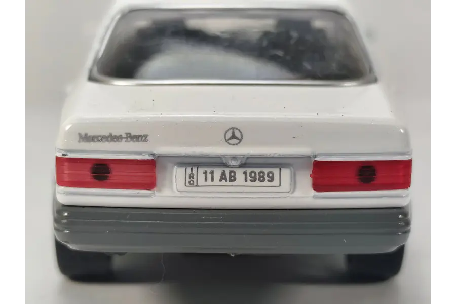 Mercedes Benz W126 560 SEL blanco Escala 1/36 Marca China 