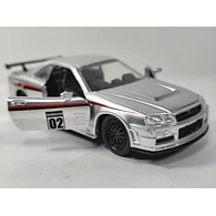 NISSAN SKYLINE GT R 34 PLATEADO , ESCALA 1/32, MARCA JADA