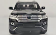 Toyota Land Cruiser 200 , Escala 1/32 marca che zhi 