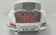 Mercedes Benz 300 SL blanco 1/24 Marca China LEDS