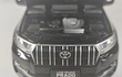 TOYOTA PRADO NEGRA ESCALA 1/32 MARCA HOACHI LEDS
