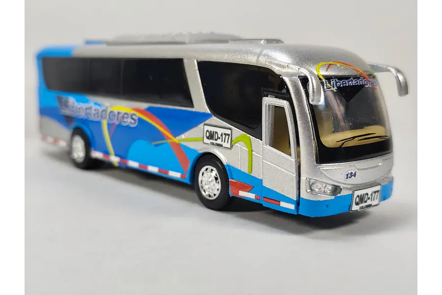 Bus Libertadores Escala 1/87, marca Kinsmart