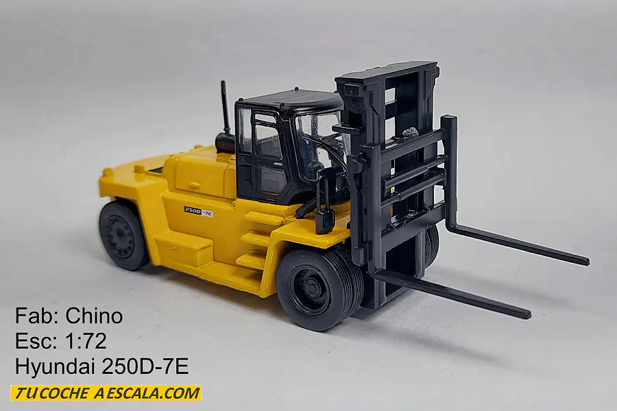 MONTACARGAS Hyundai 250D-7E ESCALA 1-72 IXO