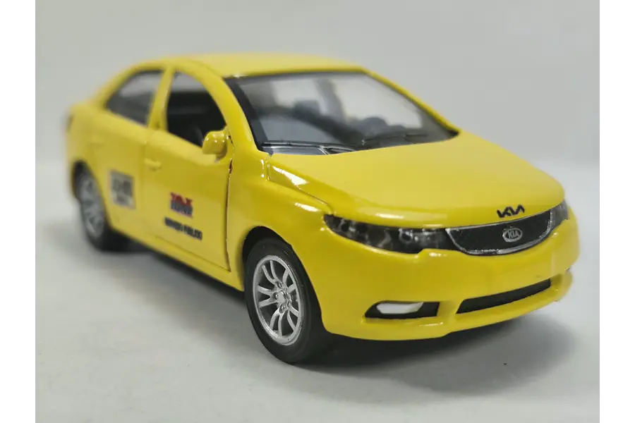 Kia Sephia marca china escala 1/36 luces LED