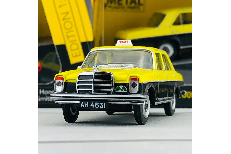 MERCEDES BENZ 200D TAXI HONG KONG, ESCALA 1/64 SCHUCO