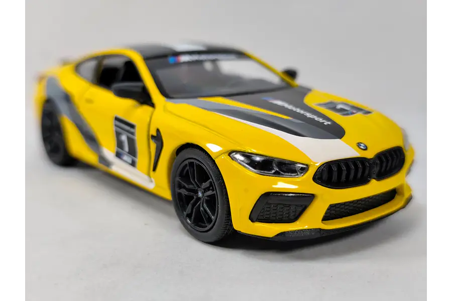 BMW M8 LIVERY COMPETICION KINSMART 1/36