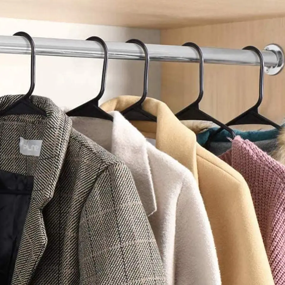 Ganchos de Ropa Negros para Adultos Set por 50 Unidades 4