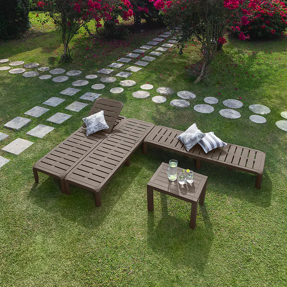 Combo Piscina, 2 Camas Asoleadoras, 2 Sillas Playeras, 1 Mesa De Centro Rectangular 2