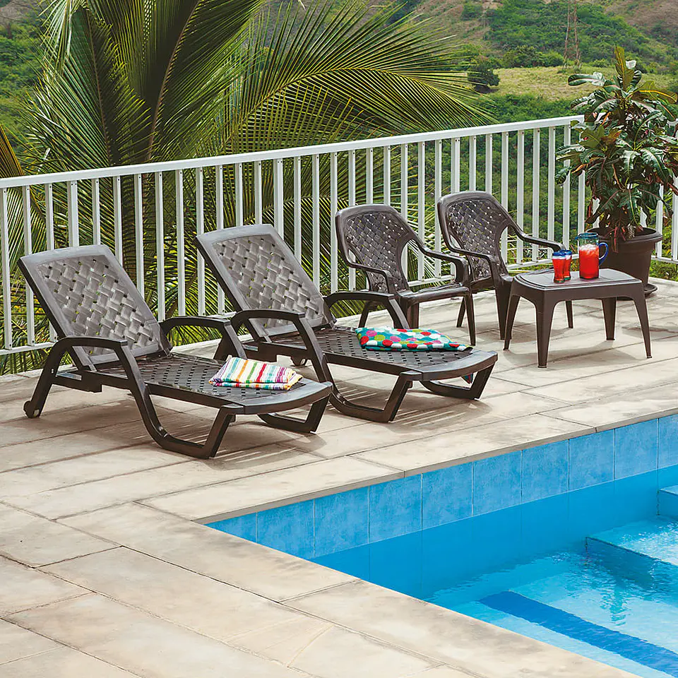 Combo Playero (2 Camas Asoleadoras + 2 Sillas Playeras + 1 Mesa de Centro) 1