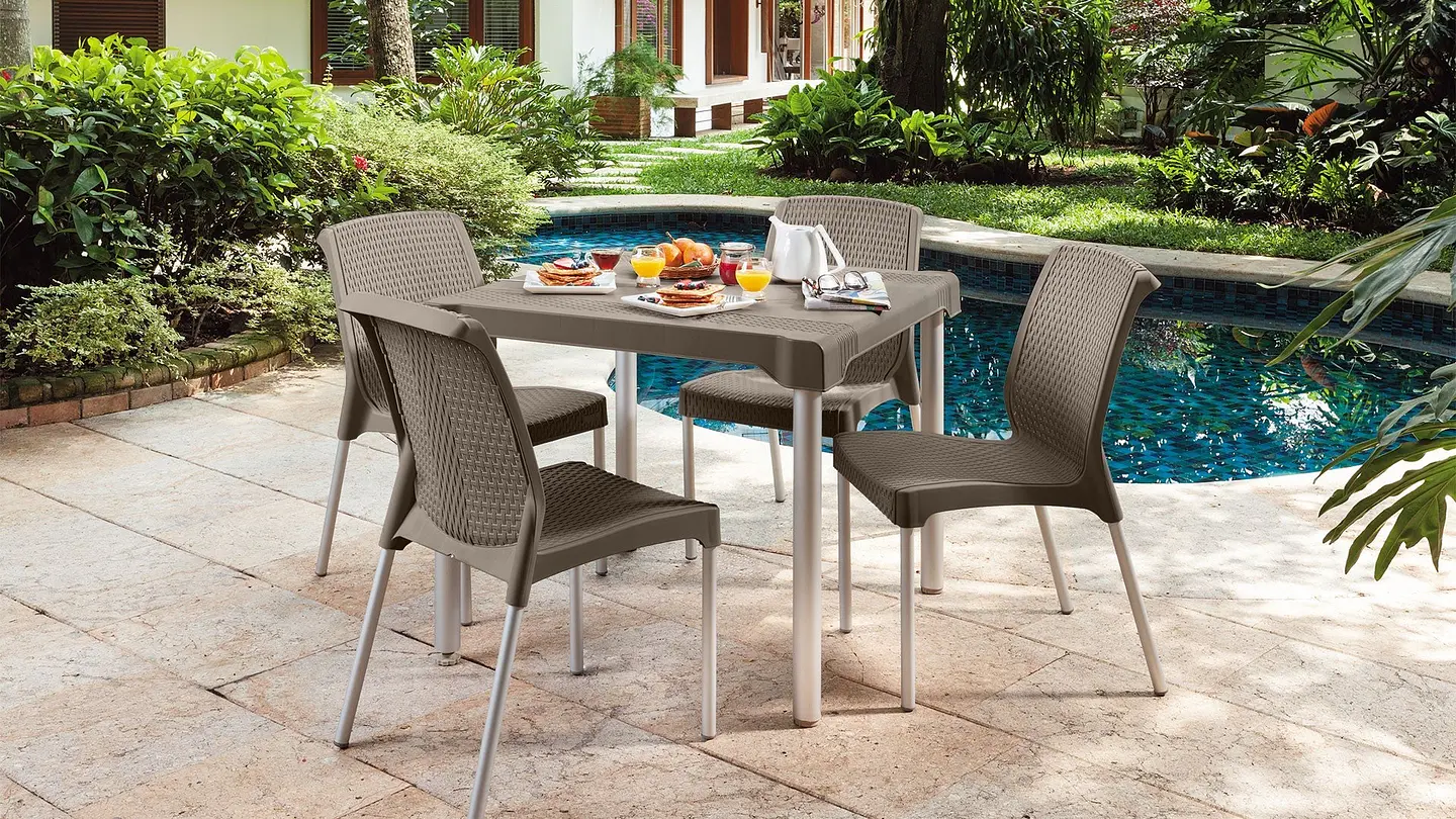 Combo Shia: Mesa + 4 Sillas Mocca sin Brazo / Rimax 2