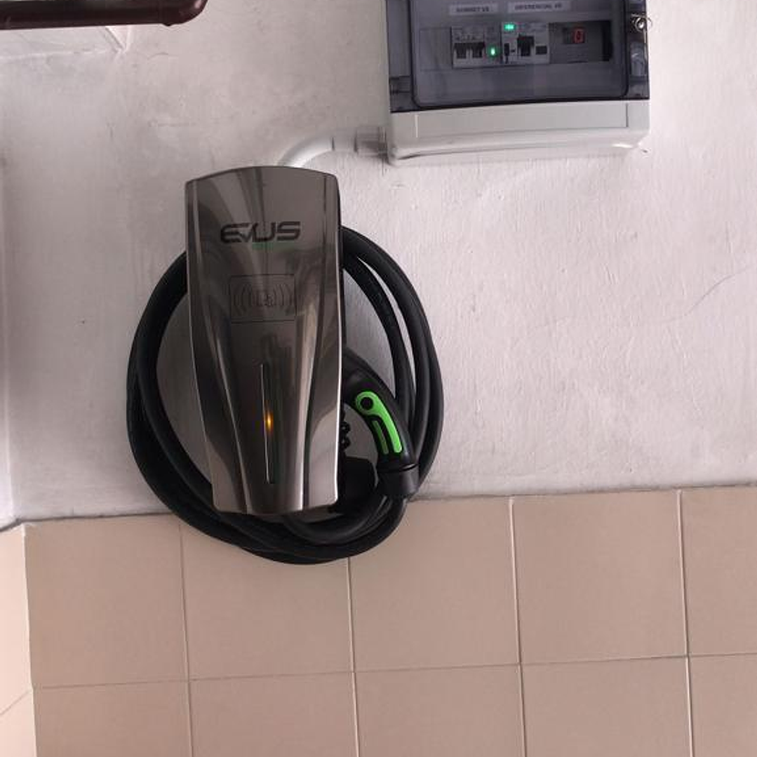 Instalación de Cargadores de Vehículos Eléctricos Realizadas 3
