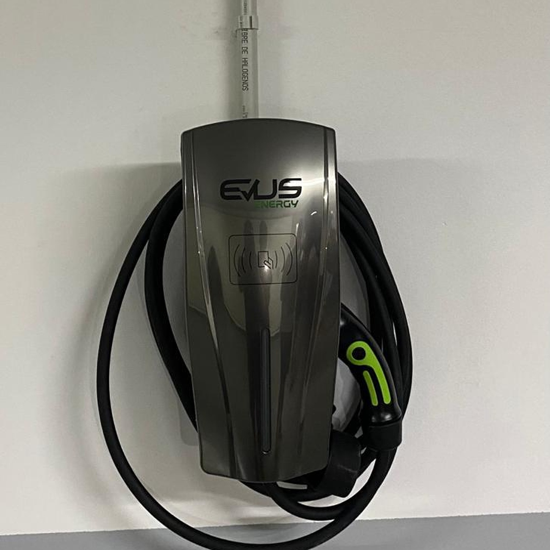 Instalación de Cargadores de Vehículos Eléctricos Realizadas 5