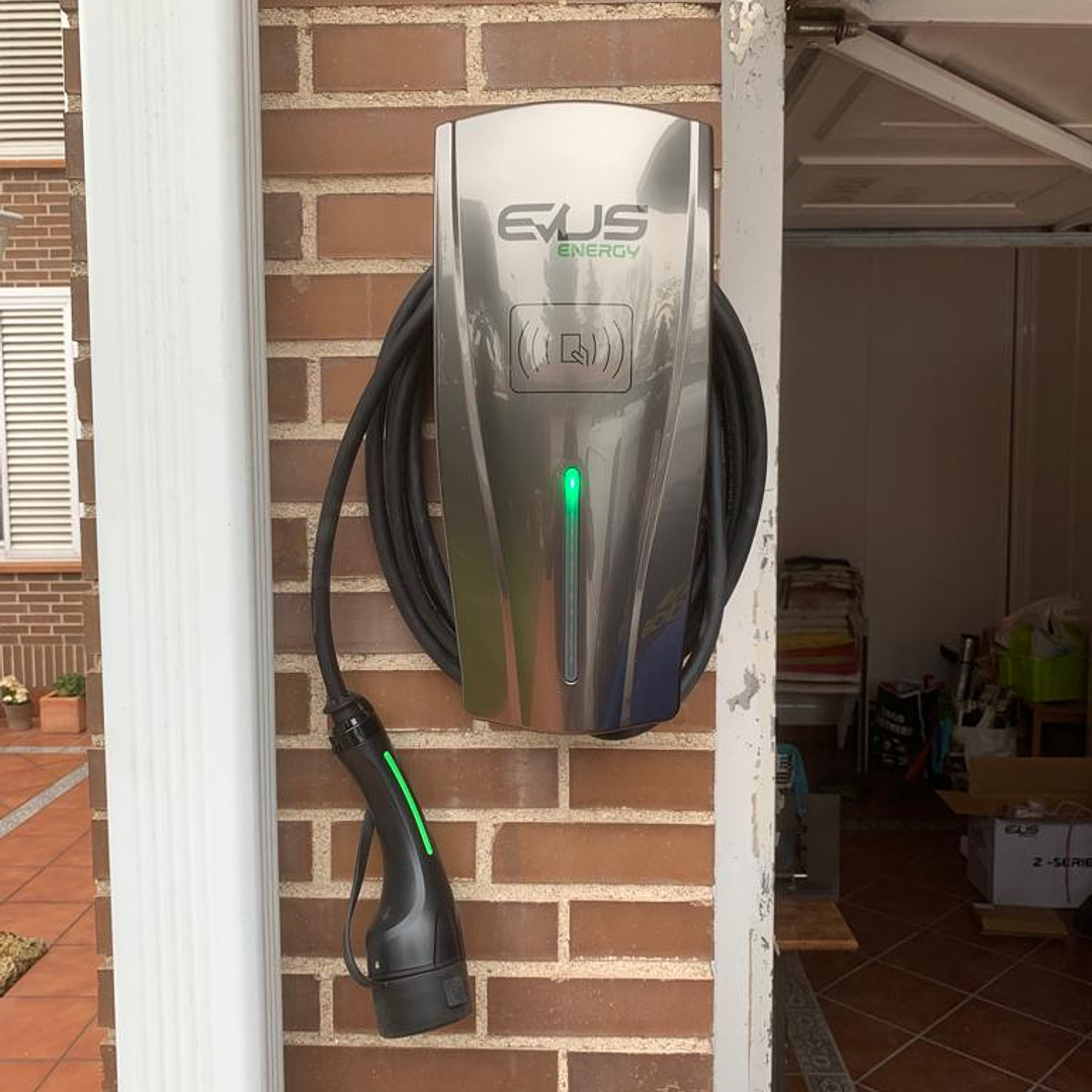 Instalación de Cargadores de Vehículos Eléctricos Realizadas 16