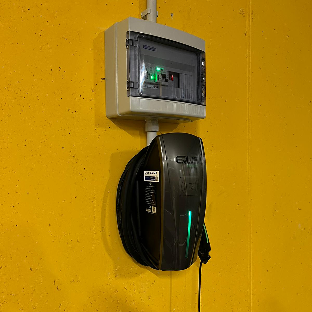 Instalación de Cargadores de Vehículos Eléctricos Realizadas 18