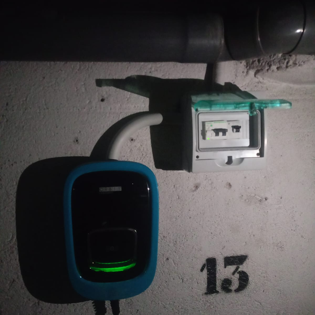 Instalación de Cargadores de Vehículos Eléctricos Realizadas 27