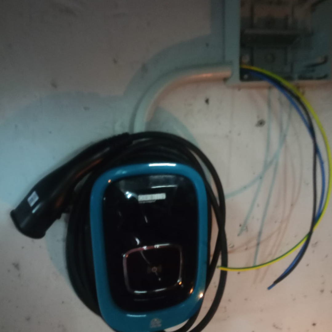 Instalación de Cargadores de Vehículos Eléctricos | Ejemplos Reales y Proyectos Finalizados 26