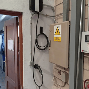 Instalación de Cargadores de Vehículos Eléctricos | Ejemplos Reales y Proyectos Finalizados