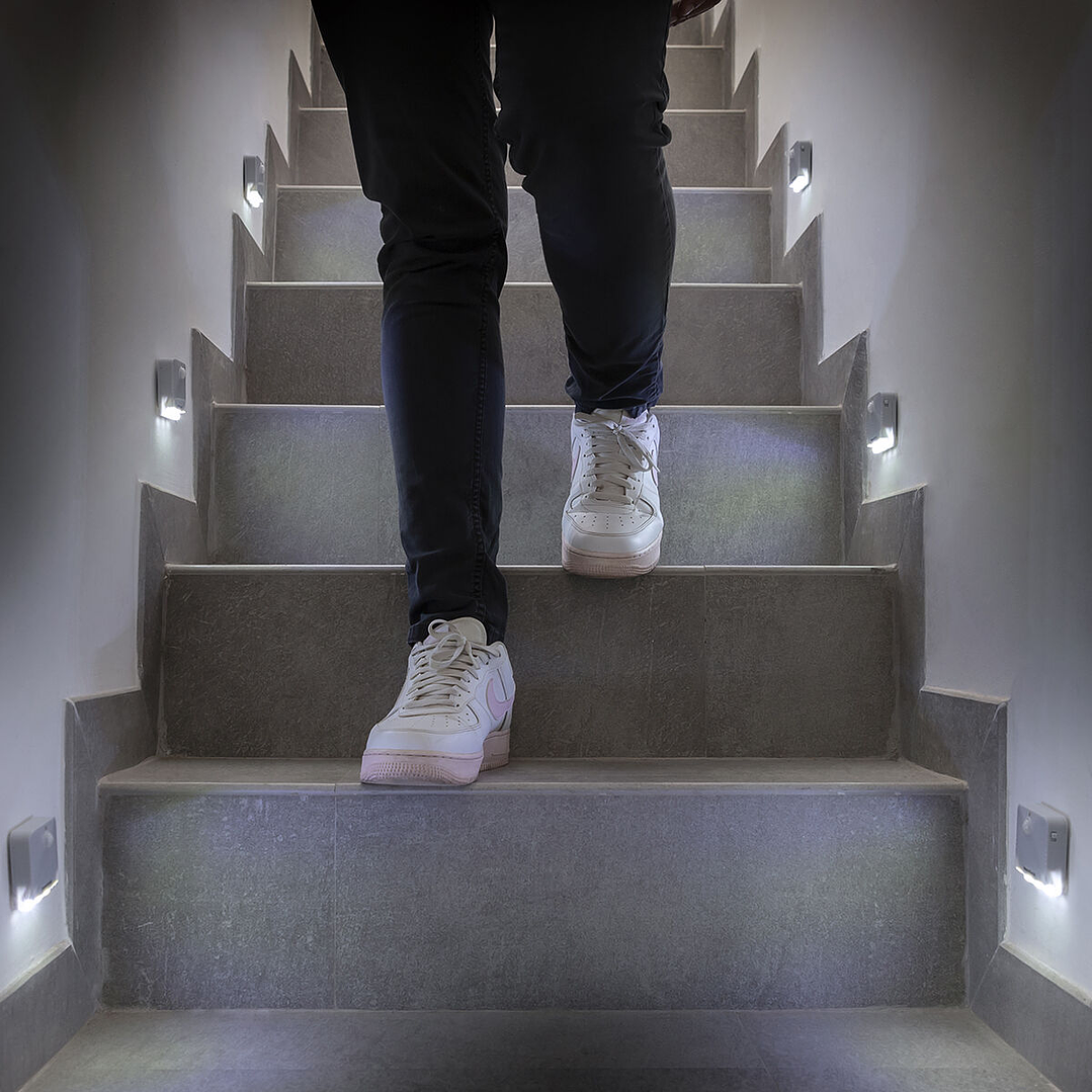 Luz LED con Sensor de Movimiento Lumtoo InnovaGoods (2 Unidades) – Iluminación Automática y Portátil para Espacios Interiores Sin Instalación 15