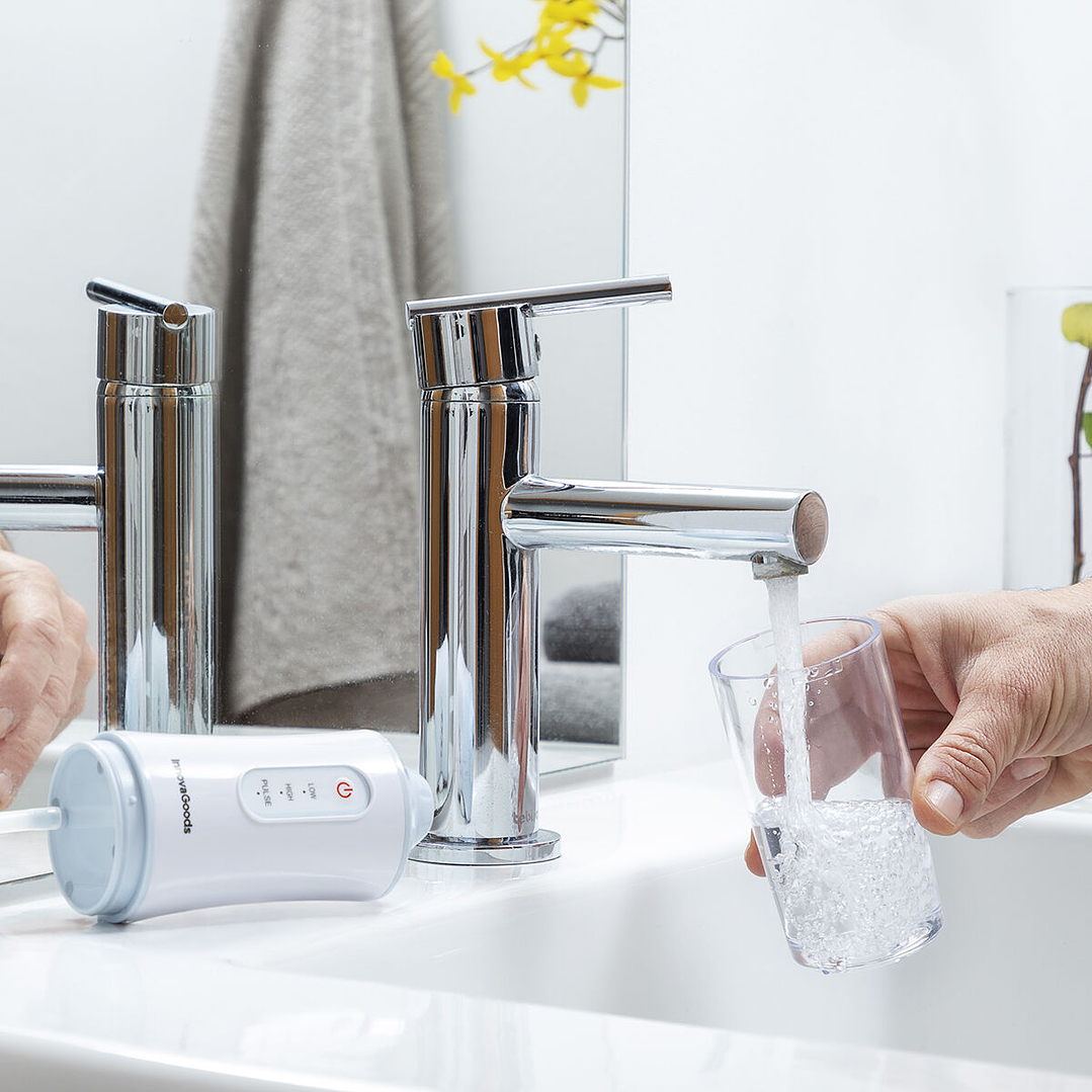 Irrigador Dental Recargable Portátil Denter InnovaGoods – Limpieza Bucal Profesional en Casa con Tecnología Inalámbrica e Impermeable 3
