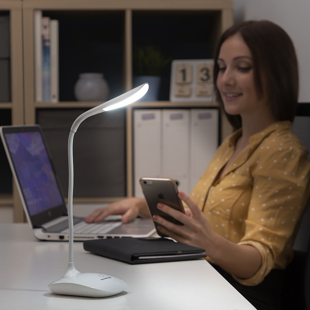 Lámpara LED de Mesa Recargable Táctil Lum2Go InnovaGoods – Iluminación Portátil, Control Táctil y Función Power Bank 9