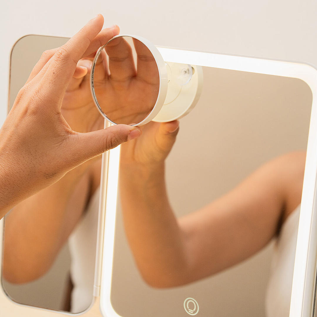 Espejo Tríptico LED Recargable con Aumento InnovaGoods 8