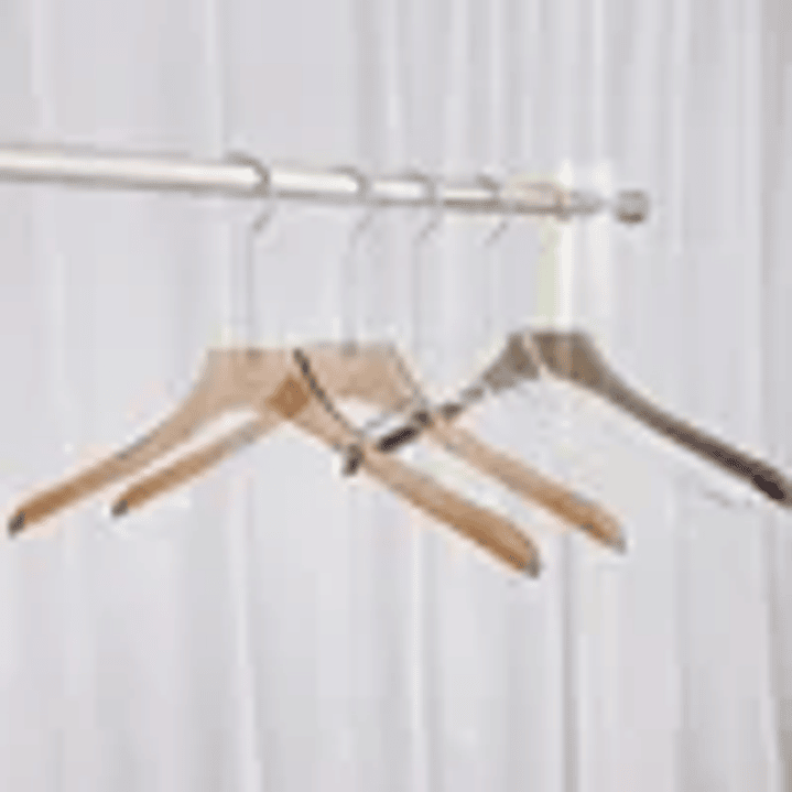 Percha Acrílica Transparente LEILOI | Gancho Metálico Personalizable para Ropa 13