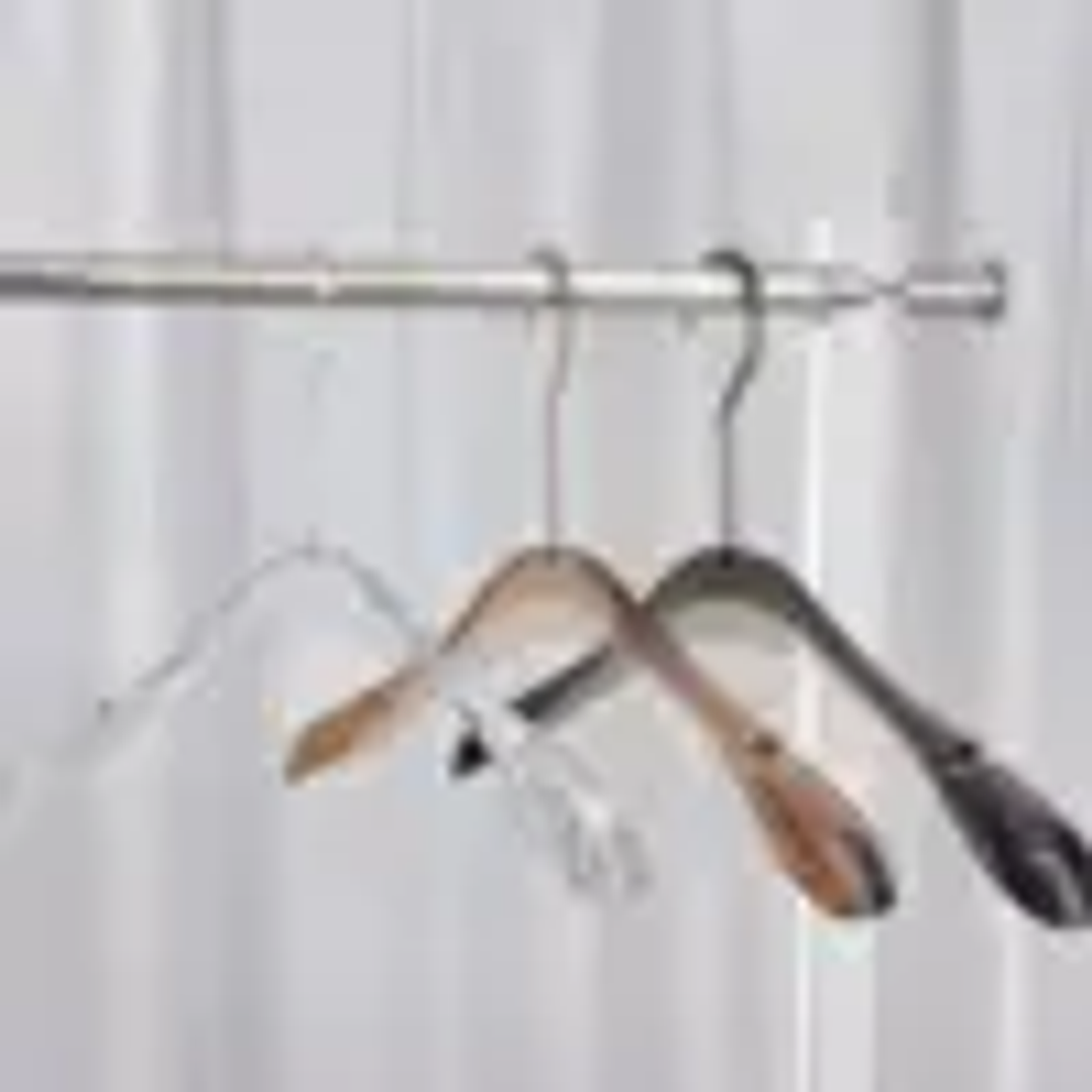 Percha Acrílica Transparente LEILOI | Diseño Mate con Gancho Dorado para Ropa 12