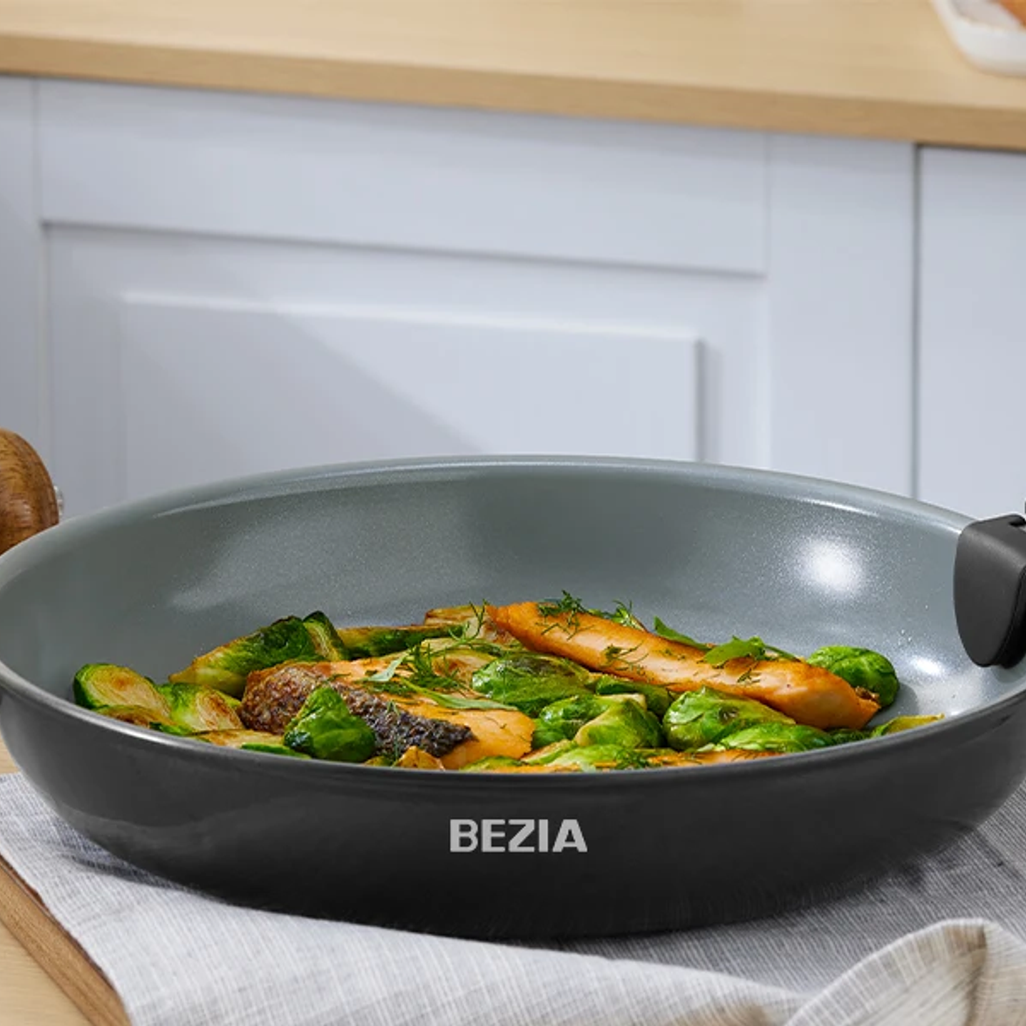 Juego Ollas y Sartenes Bezia 13 Piezas  Antiadherente Cerámico y Asas Desmontables
 10