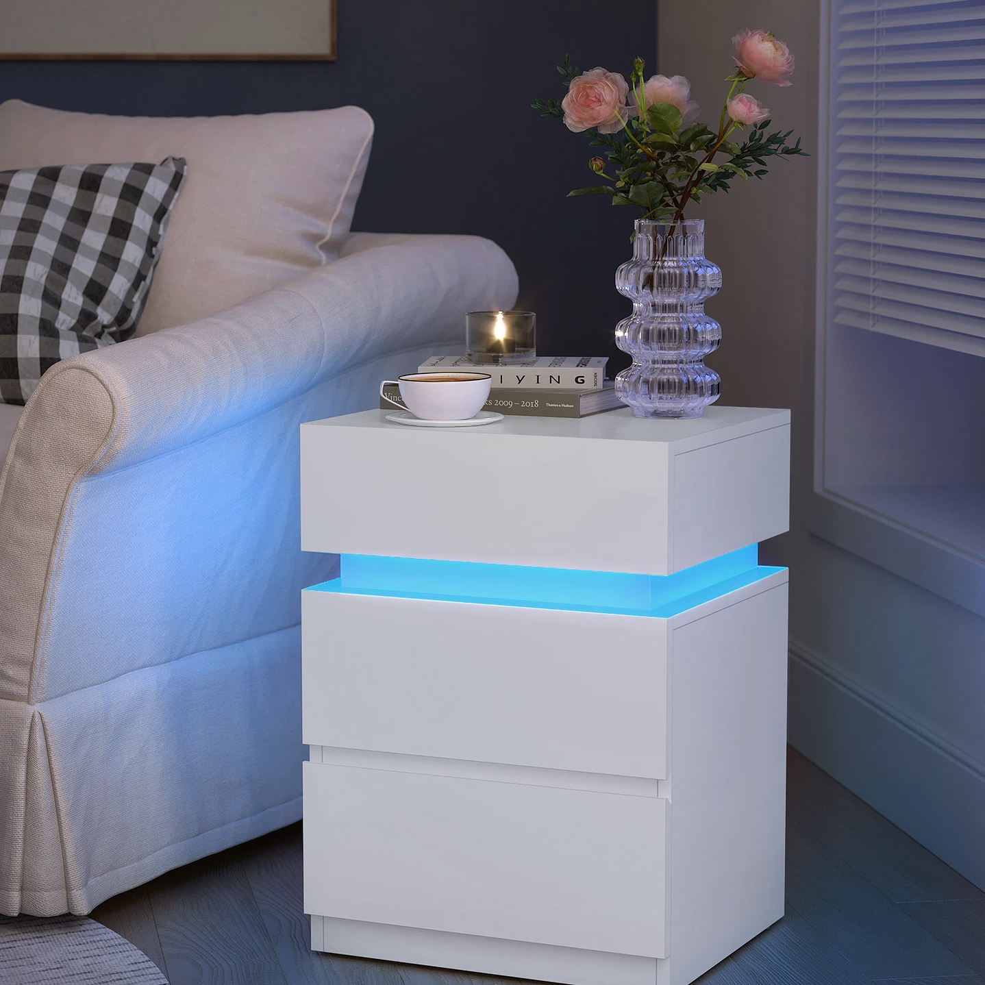 VASAGLE Mesa Auxiliar Moderna  Mesita de Noche con Luz LED y 3 Cajones 6