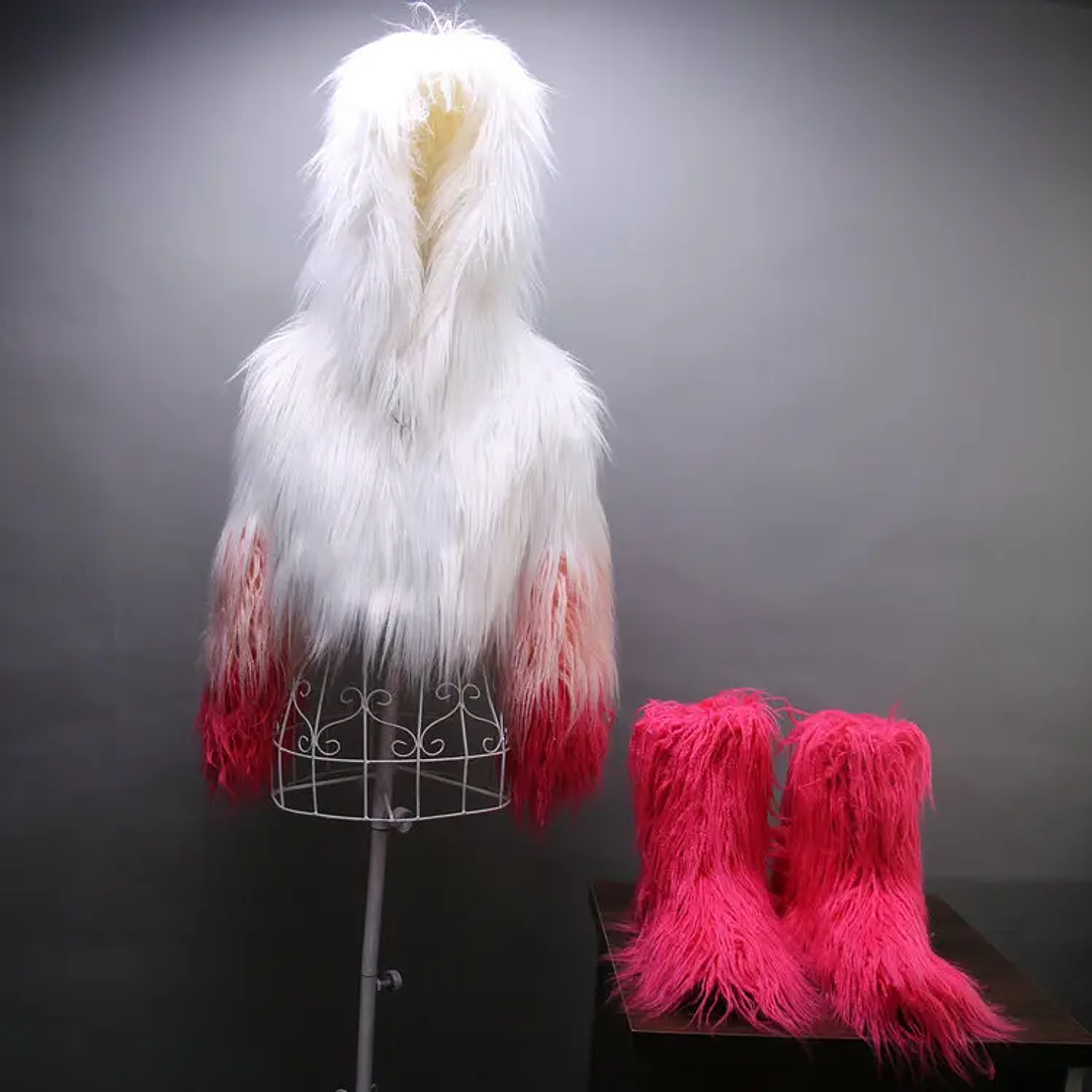 Abrigo de Piel con Botas Elegantes 11