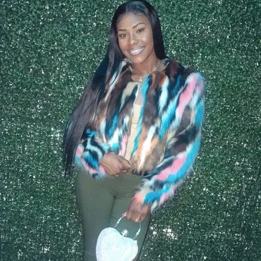 Abrigo de Piel con Botas Elegantes 12